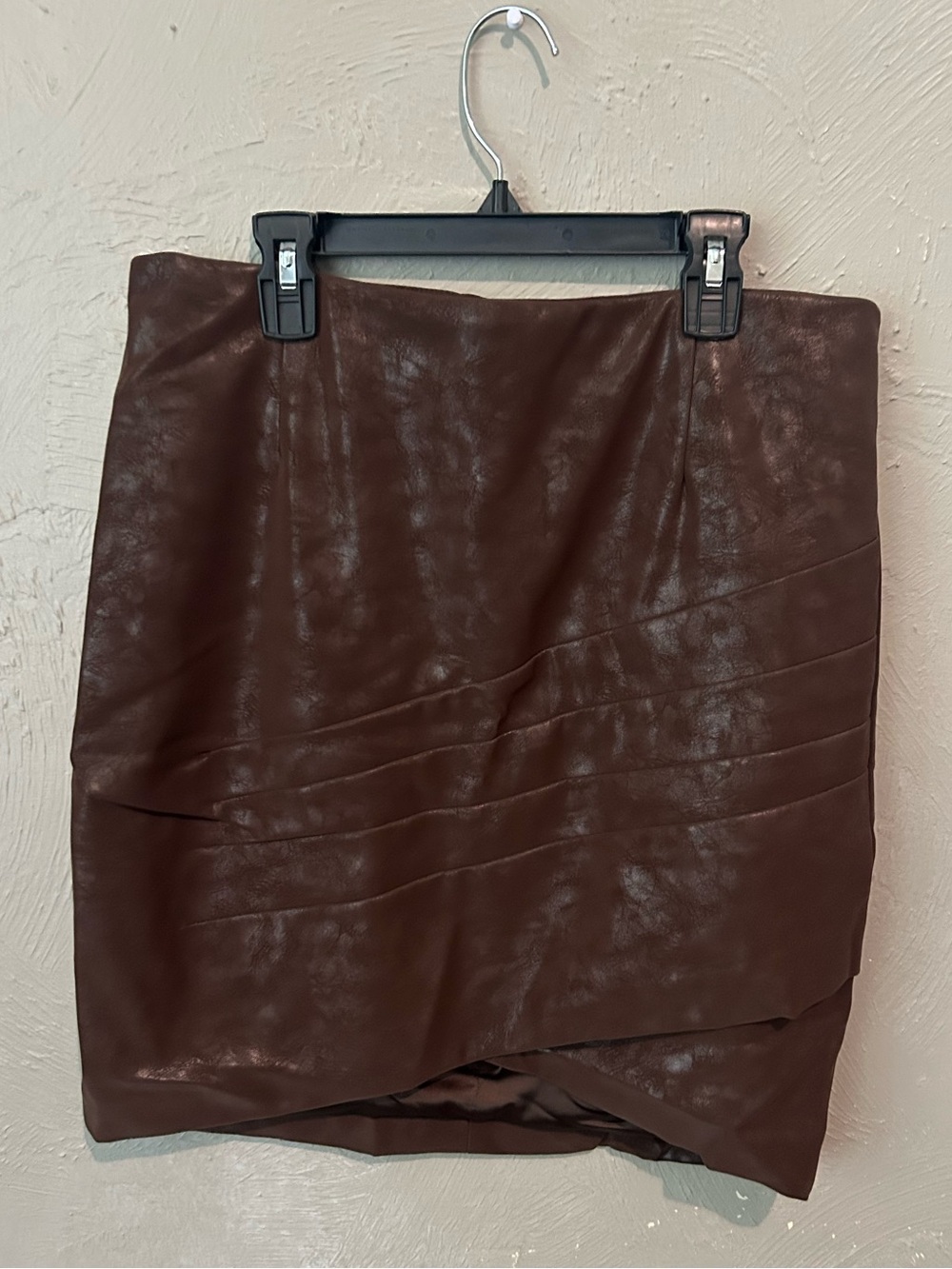 GUESS Women’s Brown Faux Leather Mini Skirt